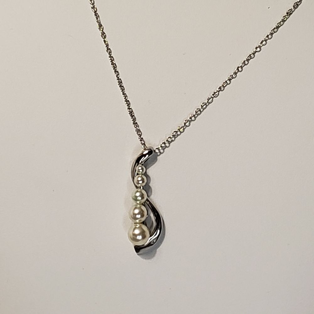 Silver and white pearl Necklace, S shaped - Picture 2 of 6